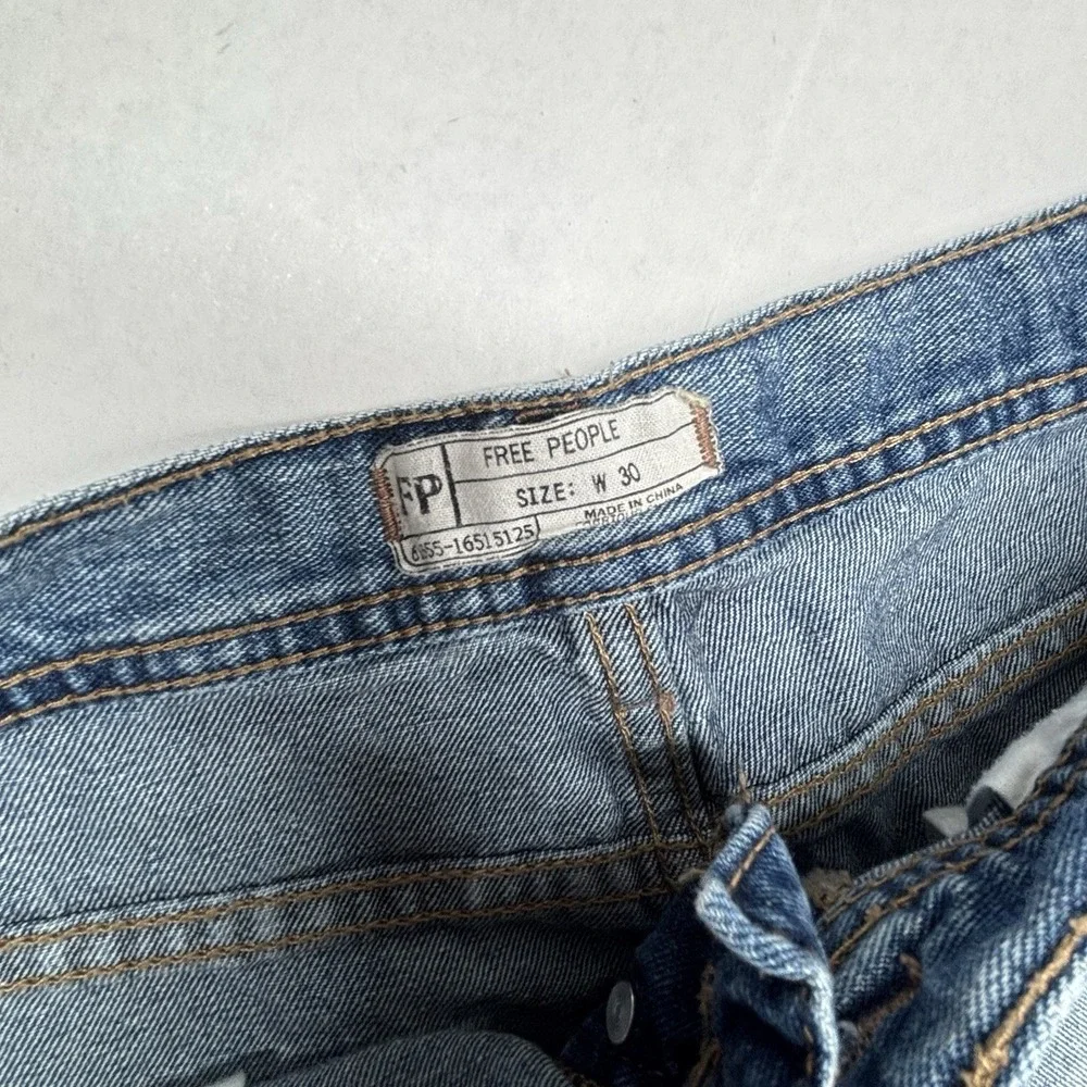 We The Free People Womens‎ 30 Button Fly Distressed Cut Off Jean Shorts Festival